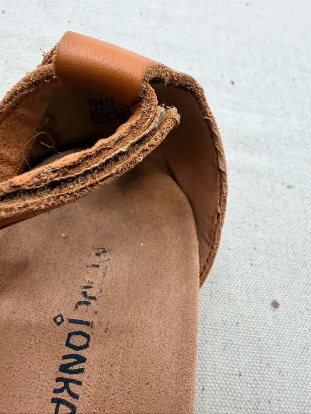 Minnetonka Women's Tan Beaded T-Strap Sandals